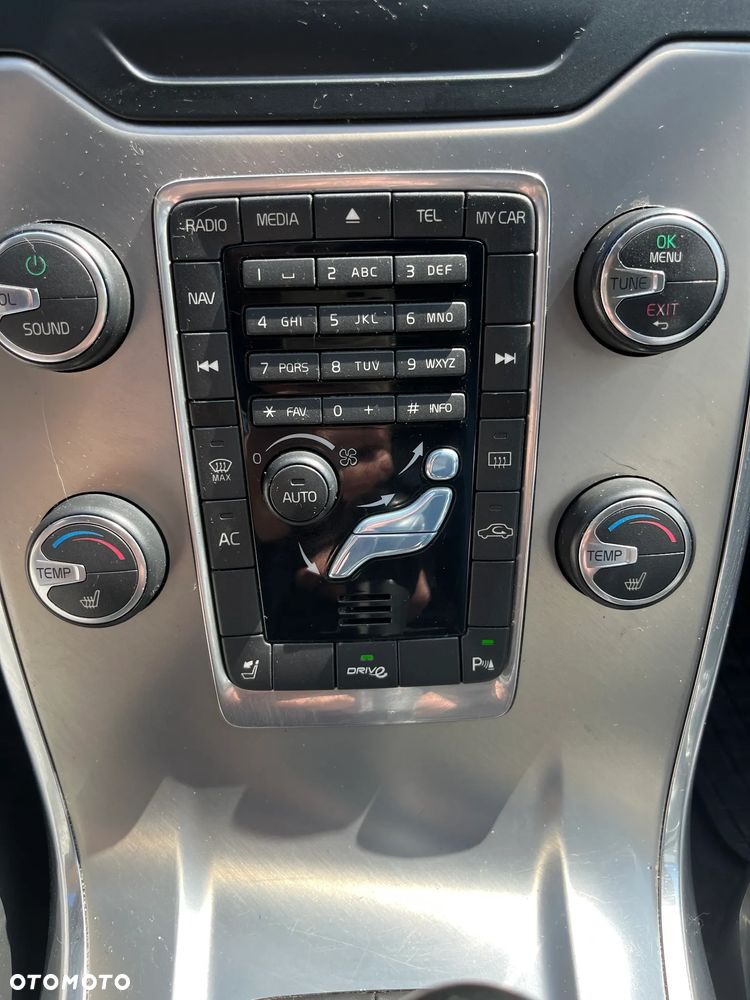 Volvo V70 D2 Summum - 10