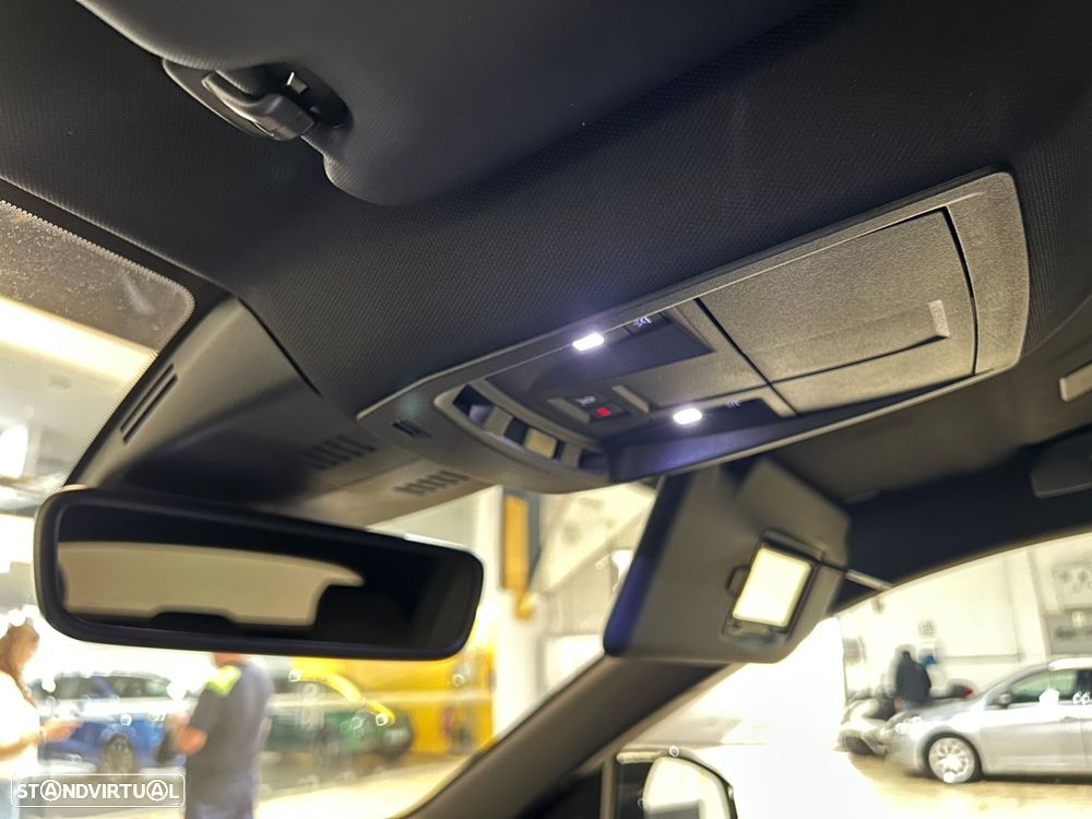 Peugeot 3008 1.2 Hybrid Allure Pack e-DCS6 - 34