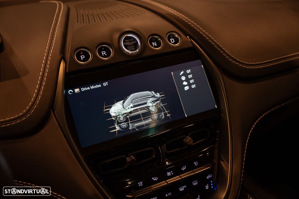 Aston Martin DBX - 34