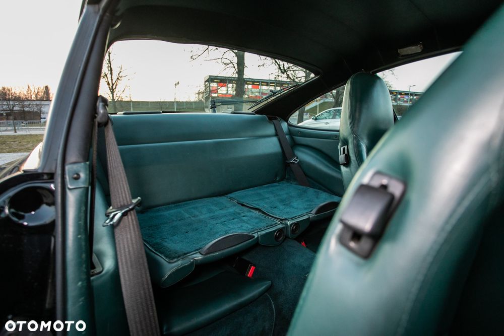Porsche 911 Carrera 4 - 32
