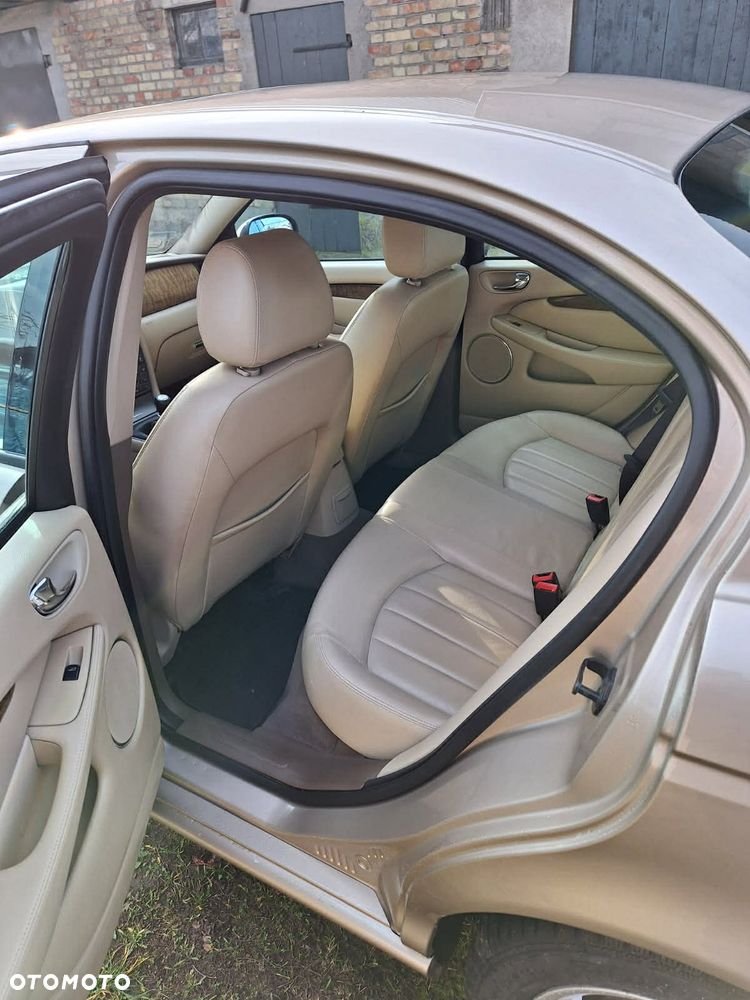Jaguar X-Type 2.0 - 7