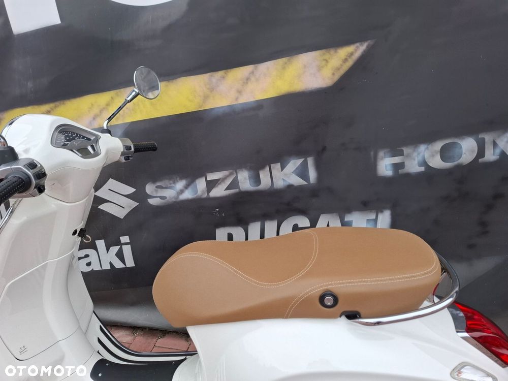 Piaggio Vespa - 20