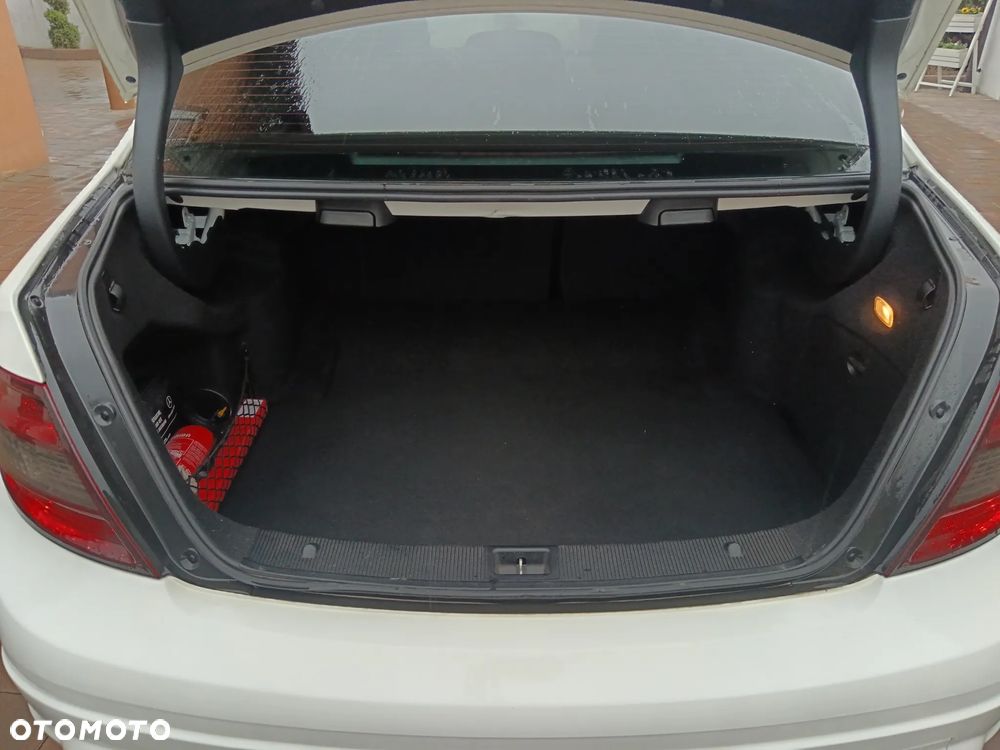 Mercedes-Benz Klasa C 200 Kompressor Special Edition - 7