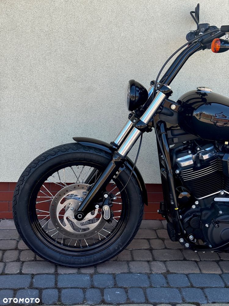 Harley-Davidson Softail Street Bob - 17