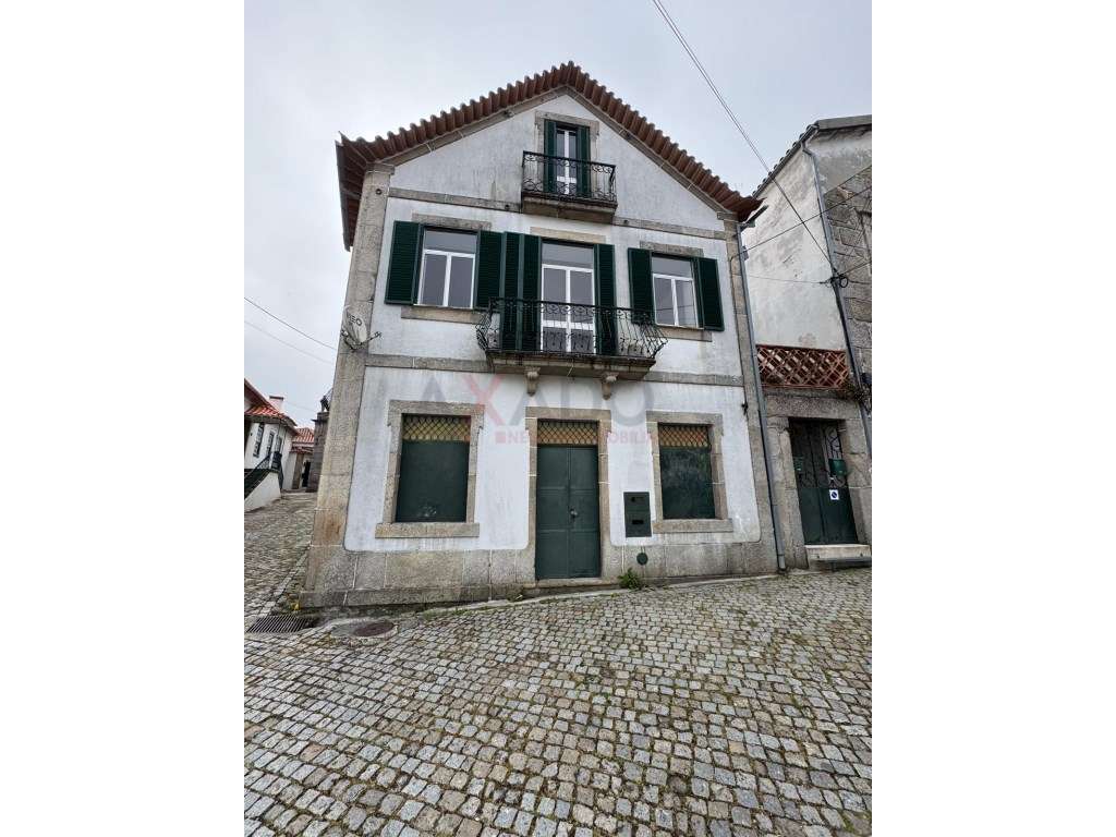 Moradia com 3 Apartamentos Independentes em Paranhos da Beira - Ser... - Grande imagem: 5/5