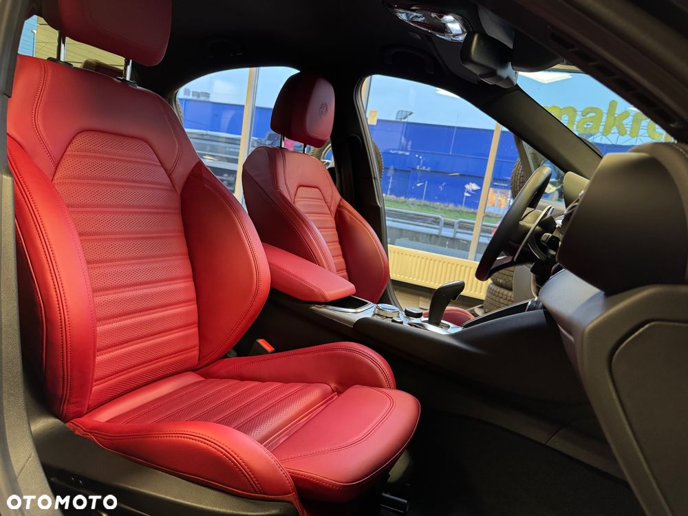 Alfa Romeo Giulia 2.0 Turbo Veloce Q4 - 23