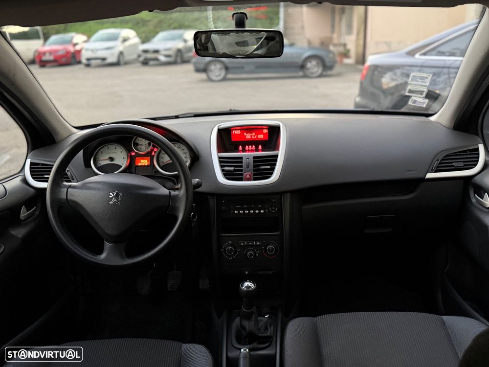 Peugeot 207 1.4 16V Active - 9