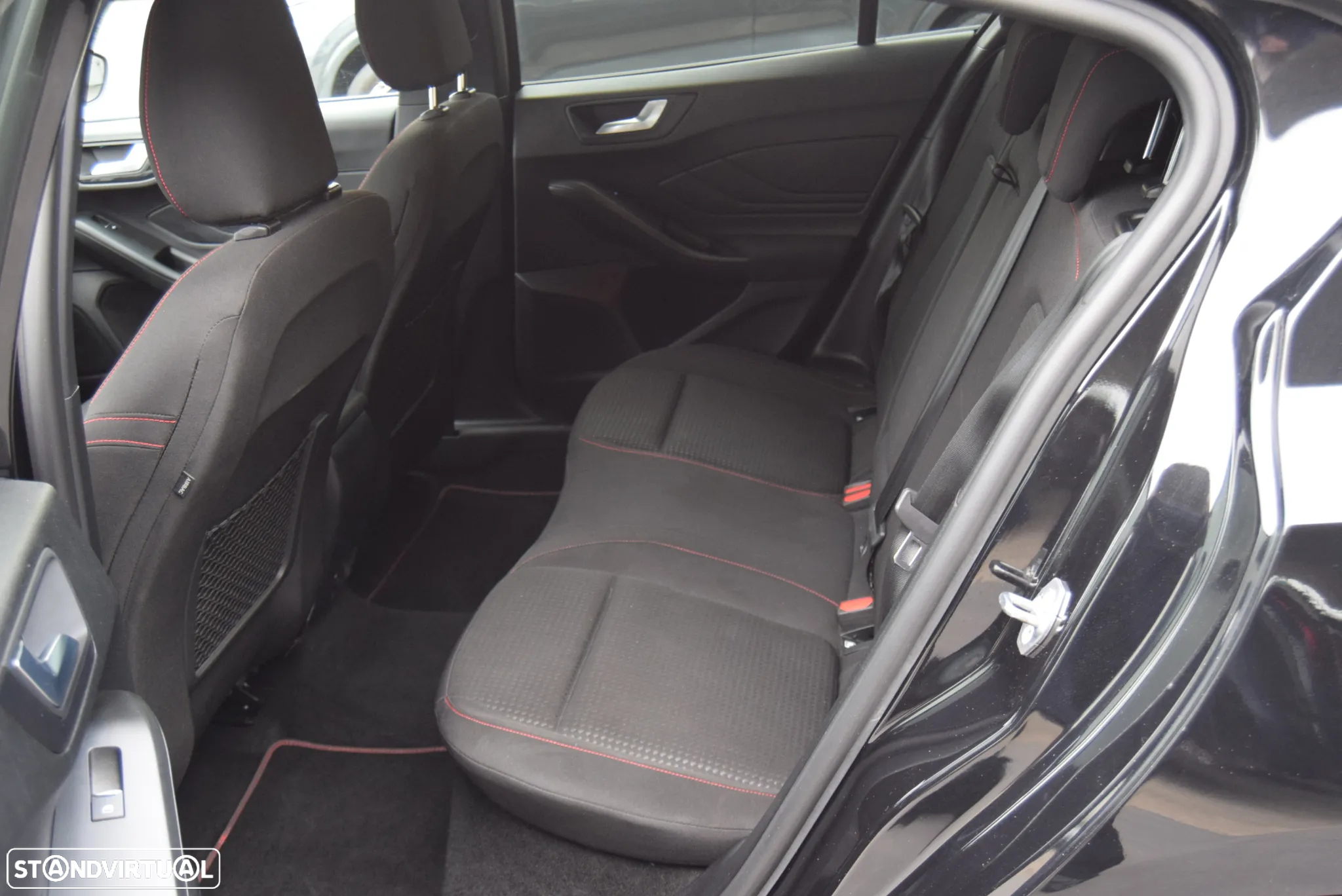 Ford Focus 1.0 EcoBoost MHEV ST-Line X Aut. - 10