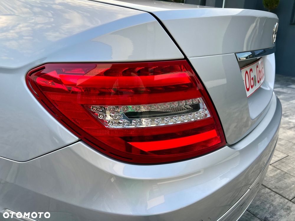 Mercedes-Benz Klasa C 220 CDI BlueEff 4-Matic Avantgarde - 9