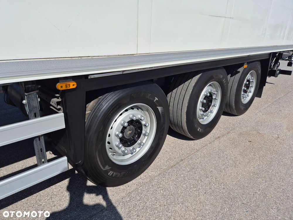 Schmitz Cargobull CARRIER MAXIMA 1300 / WINDA / DOPPEL STOCK / ŚCIANA GRODZIOWA / KWIATÓWKA / BELKI / PODNOSZONA OŚ / z Niemiec / TOP STAN 2011/ CARRIER CHŁODNIA CHLODNIA LODÓWKA PODWÓJNY ZAŁADUNEK PIĘTROWA - 6