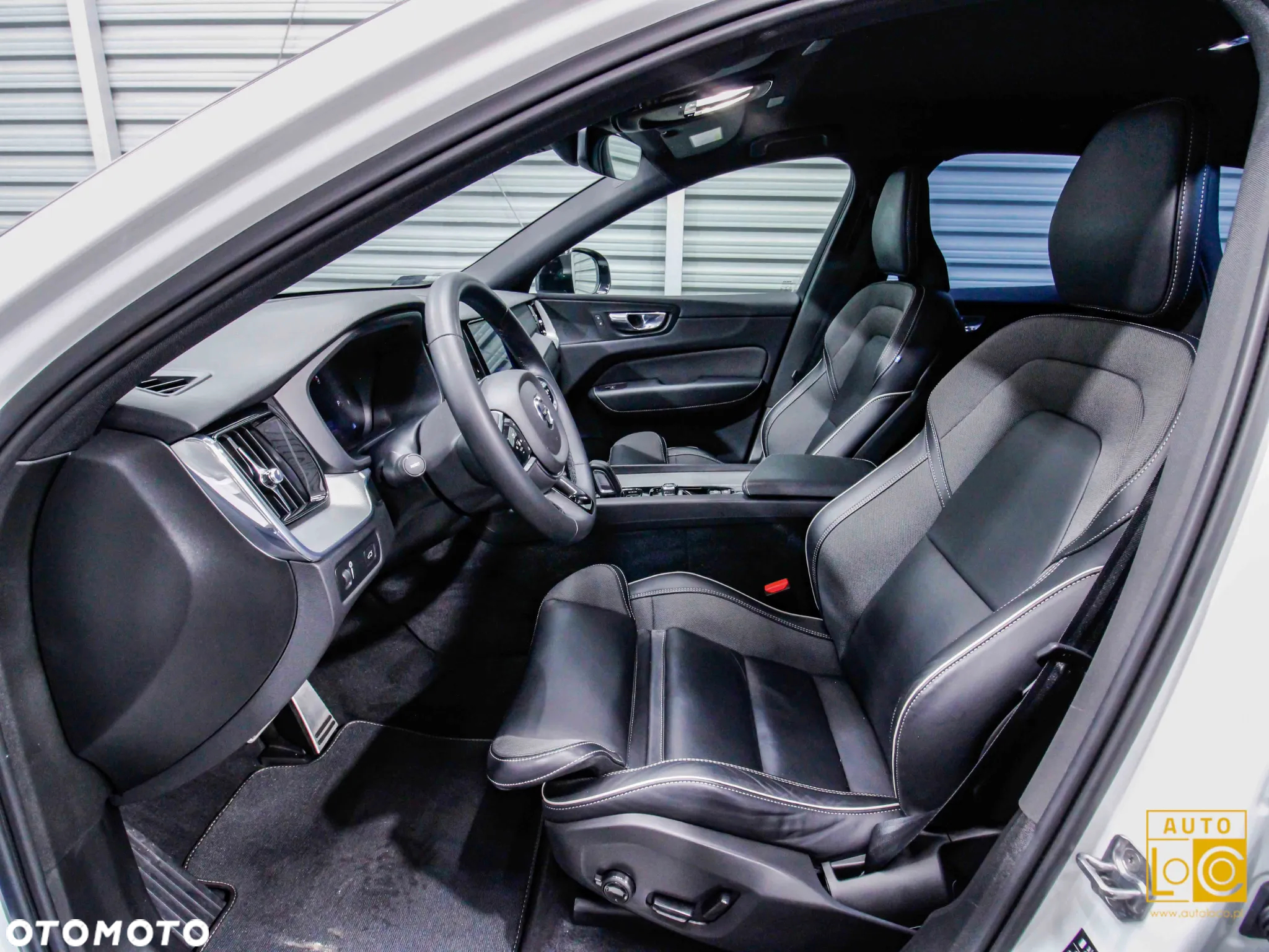 Volvo XC 60 B4 B R-Design - 11