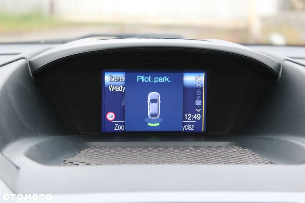 Ford Grand C-MAX - 23