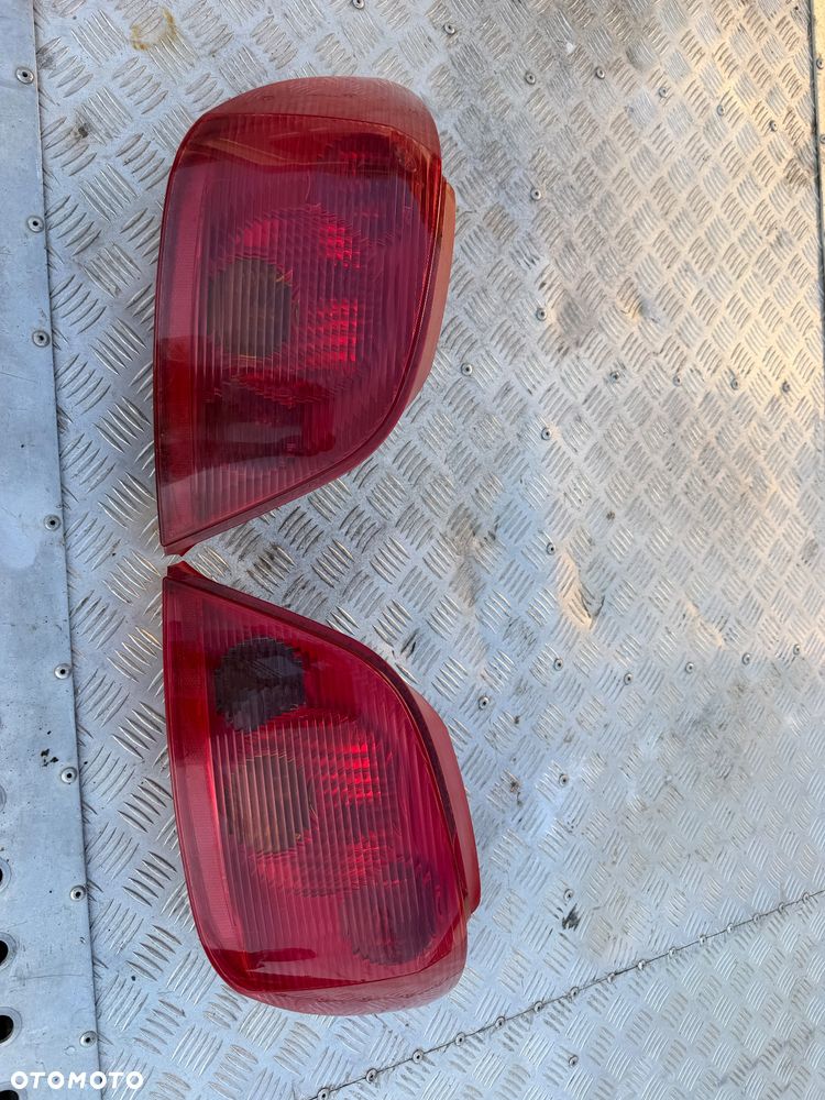 LAMPY TYŁ PEUGEOT 307 HB PRZEDLIFT KOMPLET
