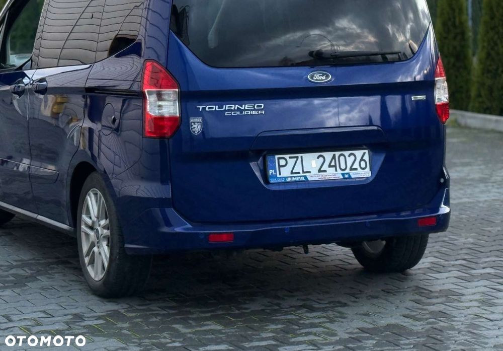 Ford Tourneo Courier - 10
