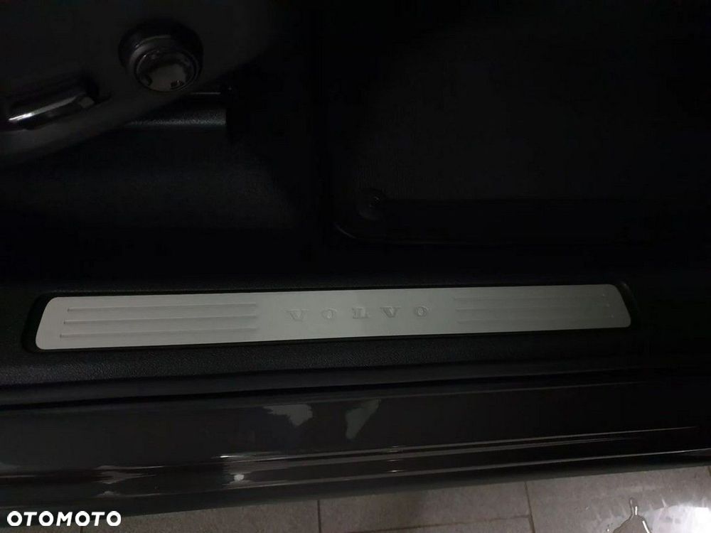 Volvo XC 60 B4 D Geartronic RDesign - 28