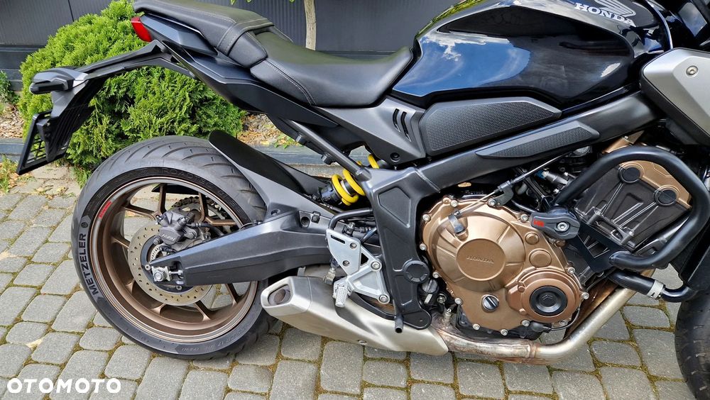 Honda CB - 16