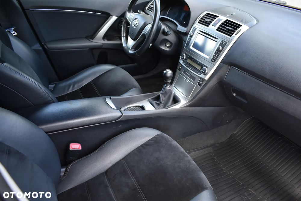 Toyota Avensis 2.0 D-4D Premium - 8