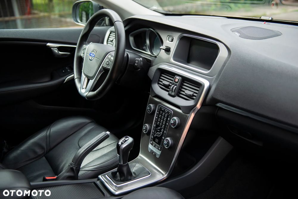 Volvo V40 D2 Summum - 29