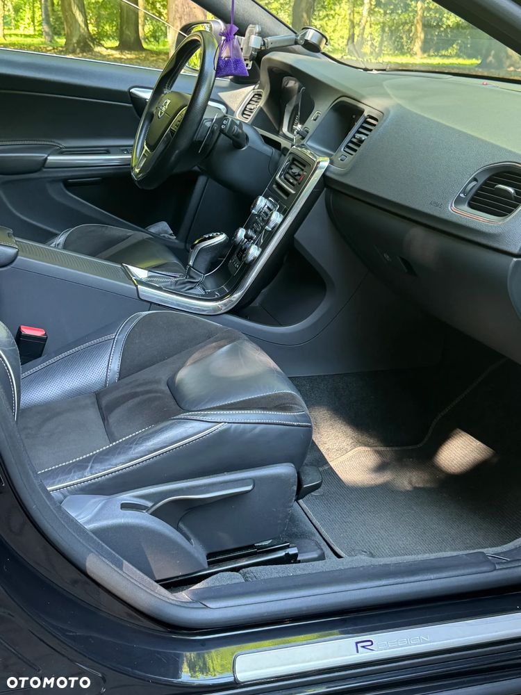Volvo V60 T4 R-Design - 16