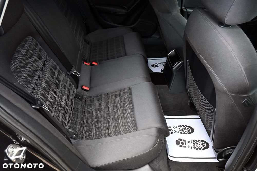 Audi A4 Limousine - 32