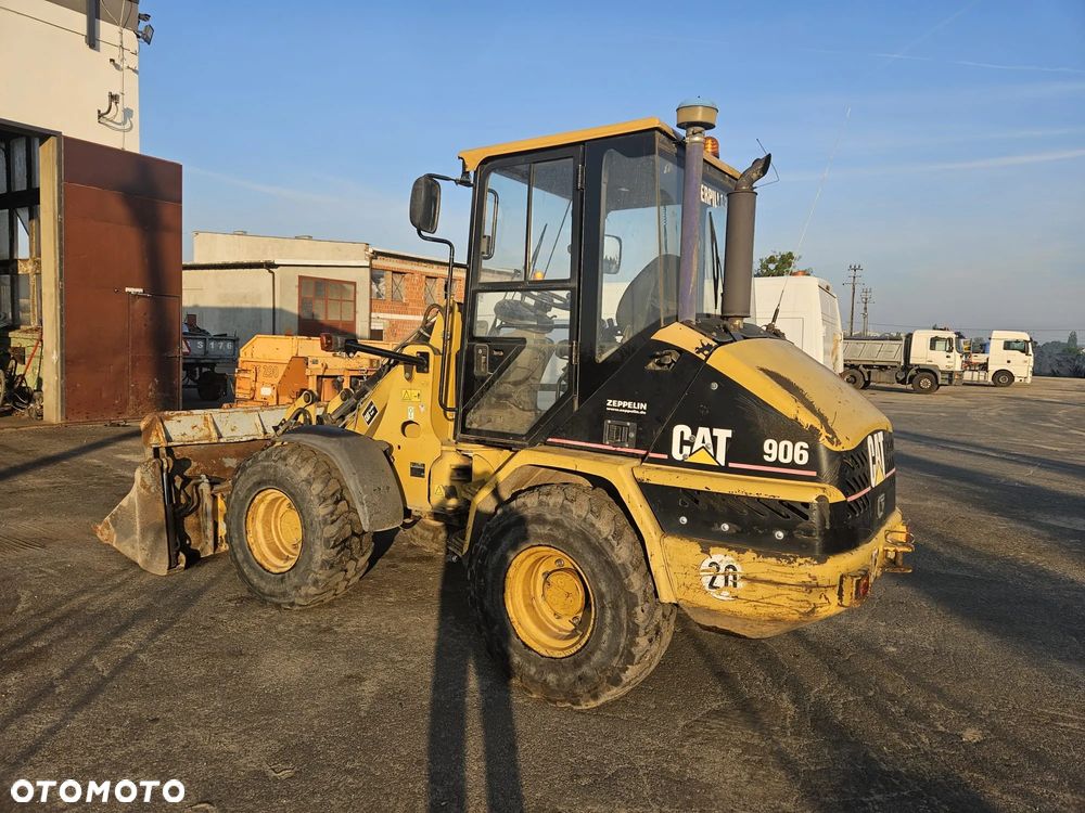 Caterpillar 906 - 1
