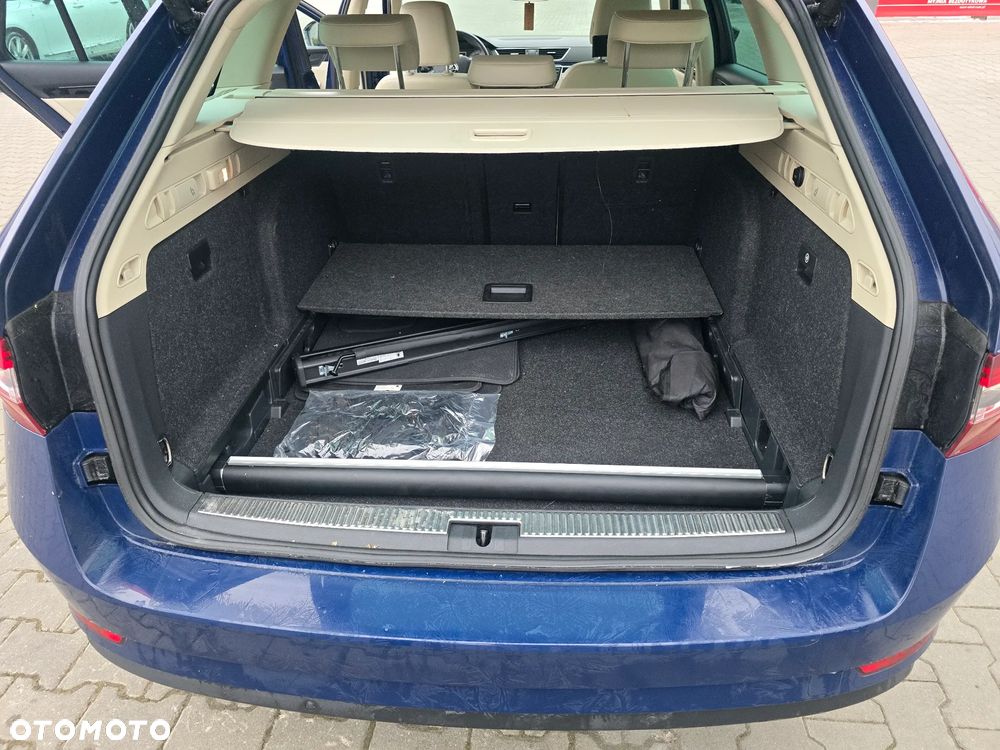 Skoda Superb 2.0 TDI L&K DSG - 18