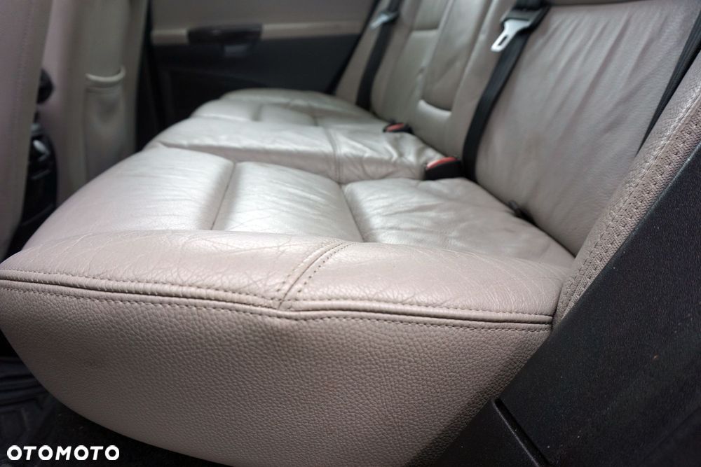 KANAPA TYLNA V50  KOMBI SKÓRA JASNA VOLVO 2004-2007 - 4