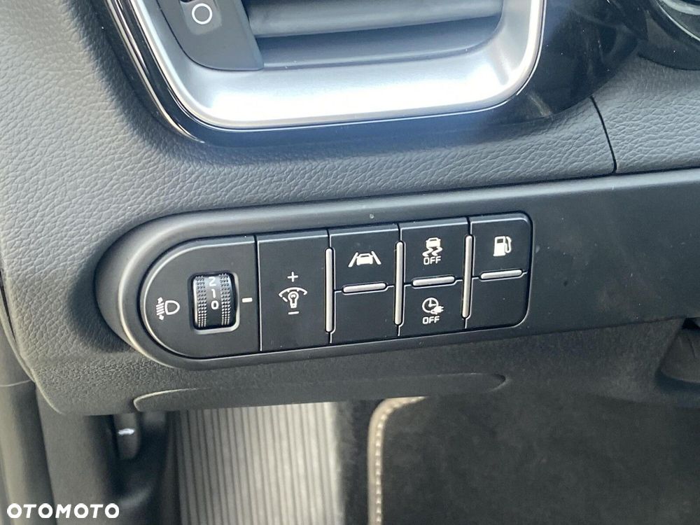 Kia Ceed - 11