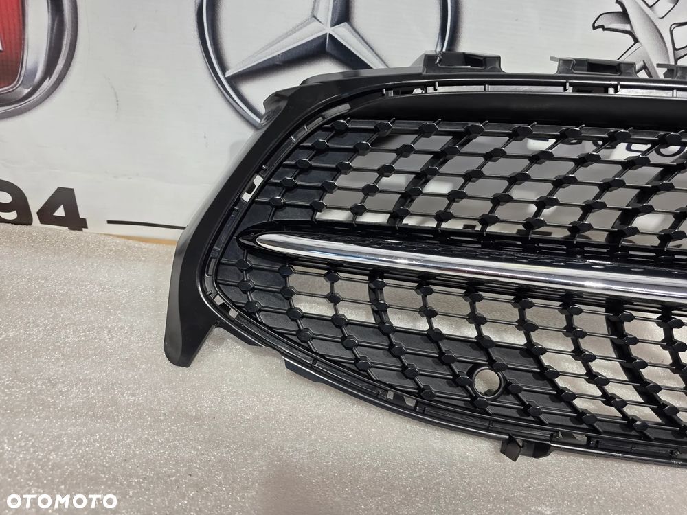 MERCEDES CLA AMG W118 19- BARDZO ŁADNA ATRAPA / GRILL CHROM CZARNY NR A1188880000 + A1188880100 NR AUKCJI GL877 - 12