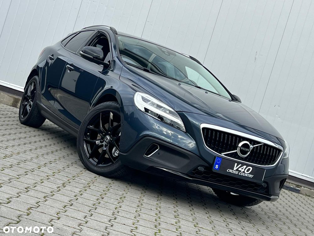 Volvo V40 Cross Country - 17