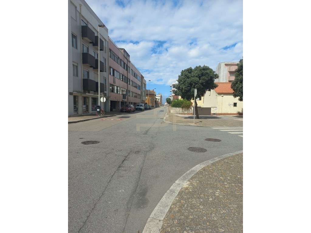 Apartamento T2 Aver-o-Mar - Grande imagem: 2/17