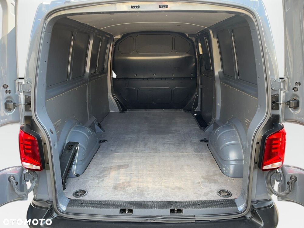 Volkswagen Transporter - 11