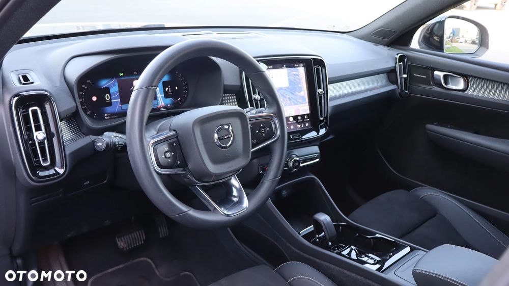Volvo XC 40 B4 Plus Dark - 14