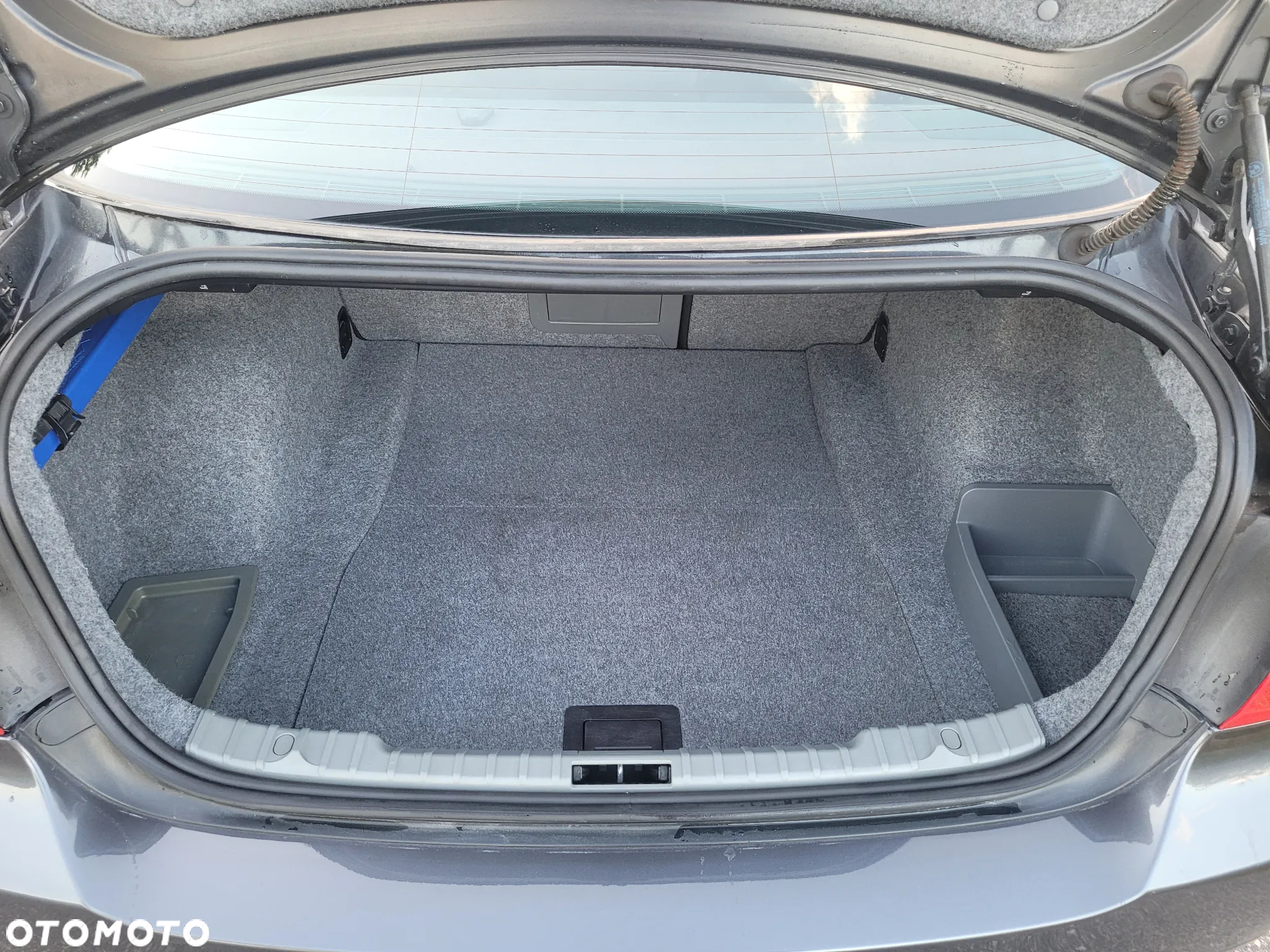 BMW Seria 3 318d - 12
