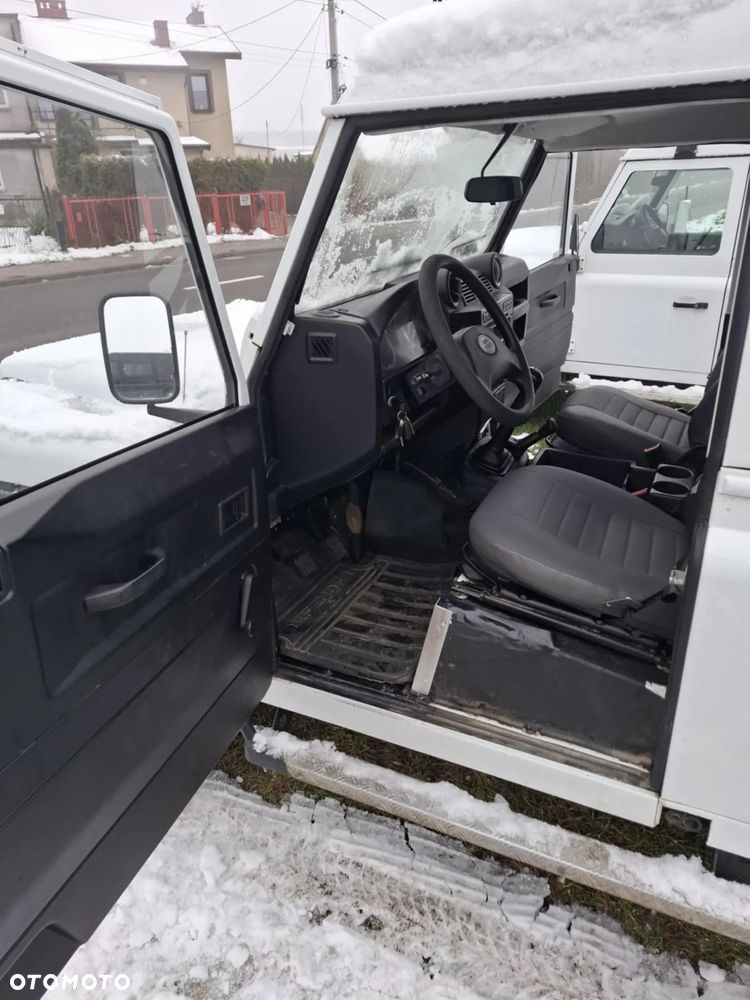 Land Rover Defender 2.4 TD4 E - 16