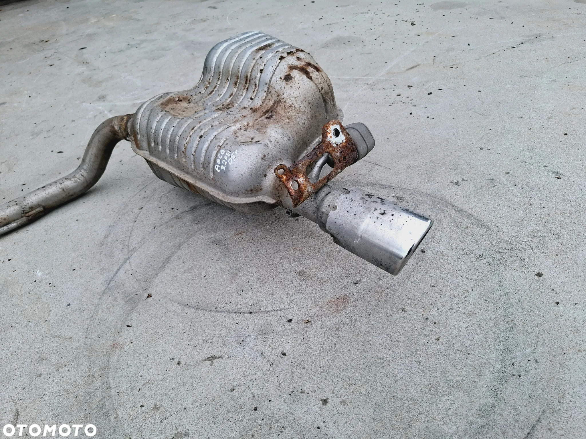 Tłumik Tłumiki Rura Układ Wydechowy Wydechu 2.4 2.8 3.2 Audi A6 C6 - 4