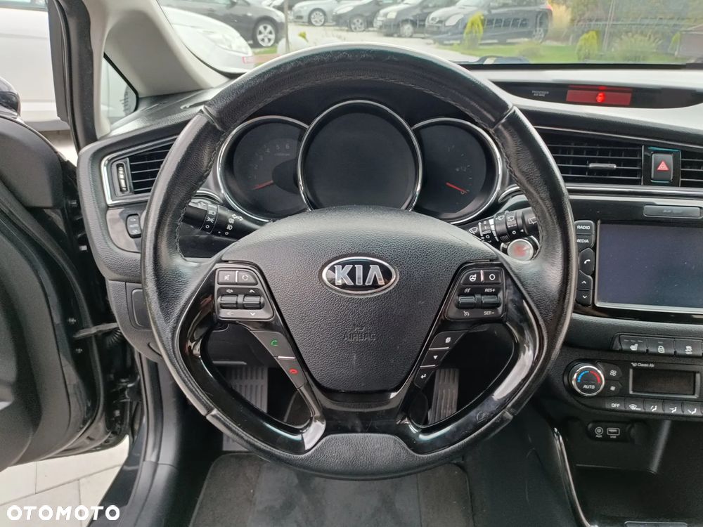 Kia Ceed - 23