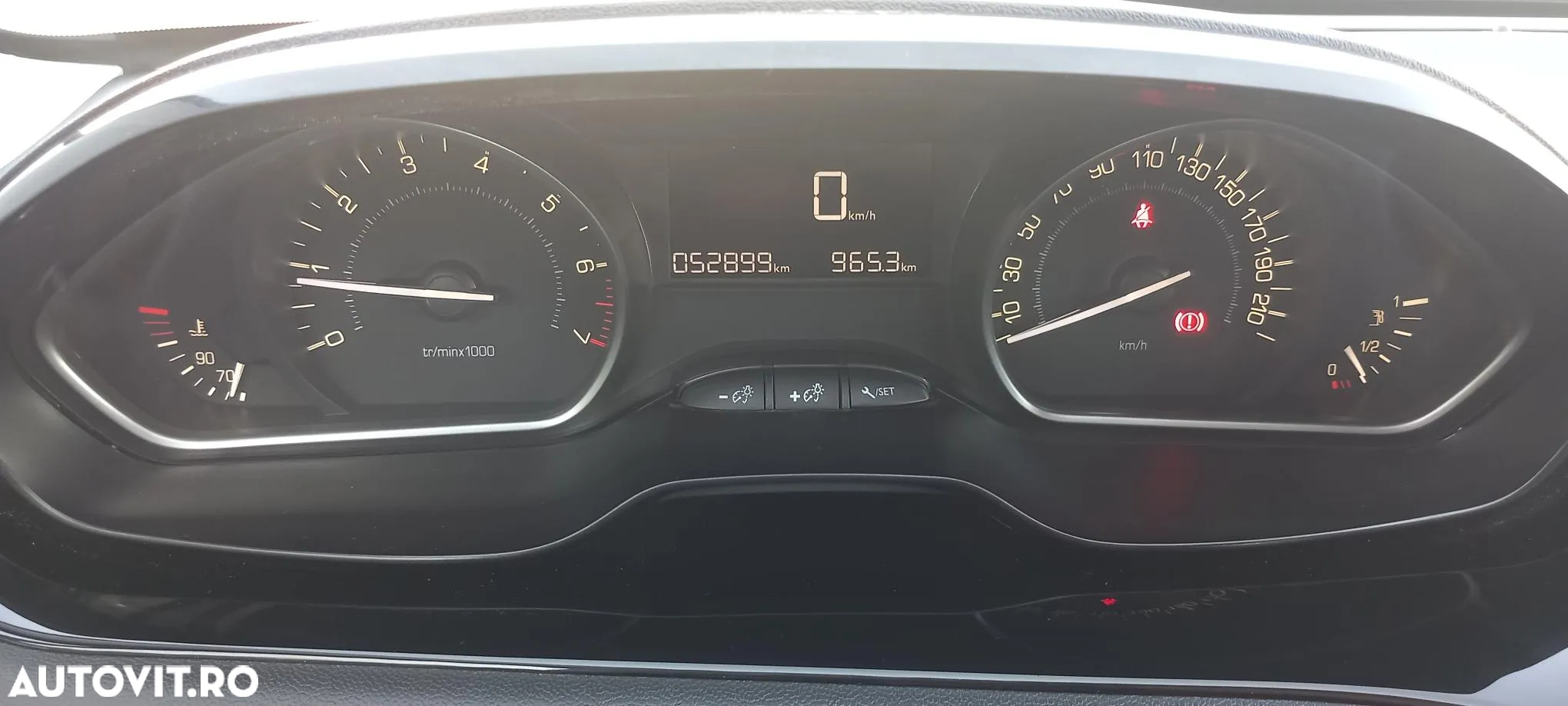 Peugeot 208 1.2 L PureTech Access - 8