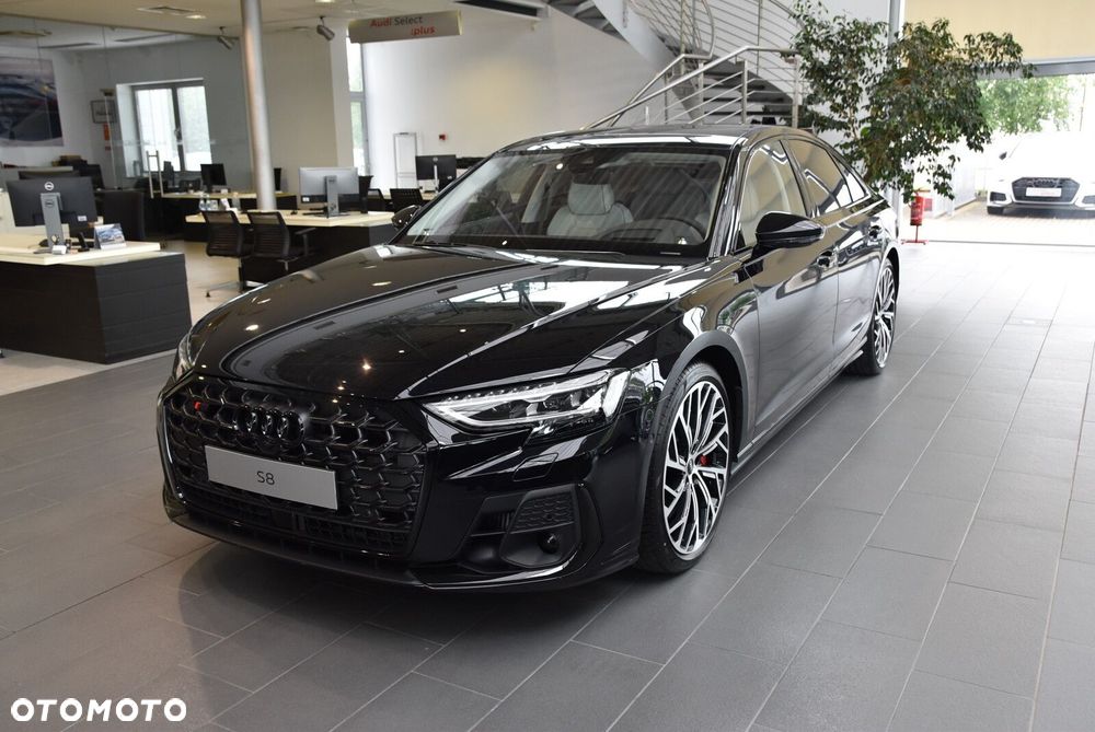 Audi S8 - 2