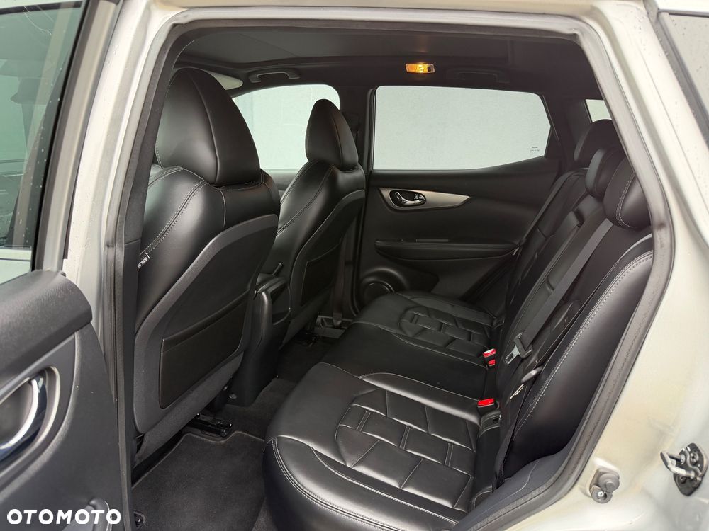 Nissan Qashqai 1.6 dCi Xtronic TEKNA+ - 7