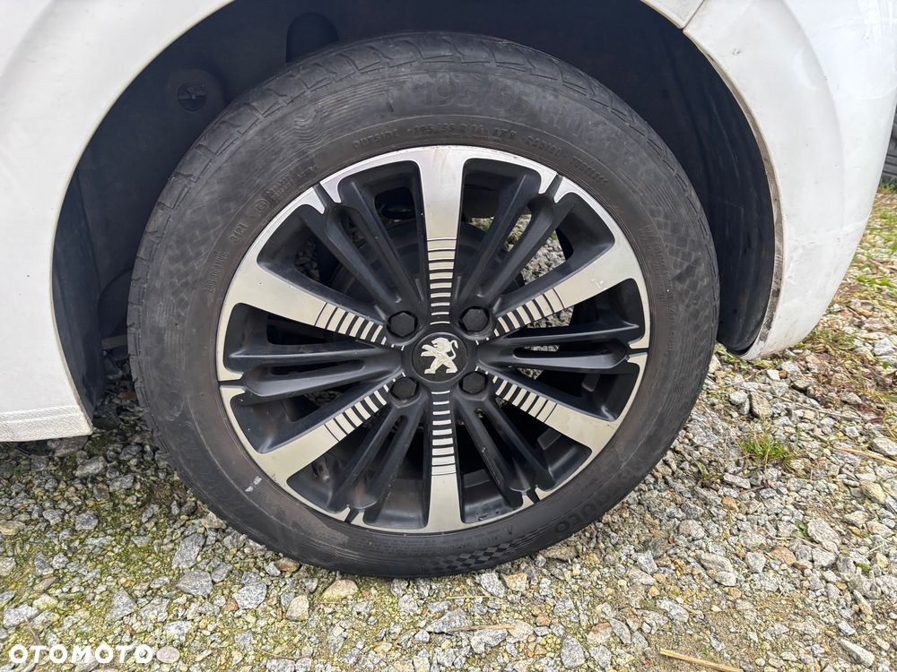 Peugeot 208 PureTech 82 Start & Stop Allure - 10