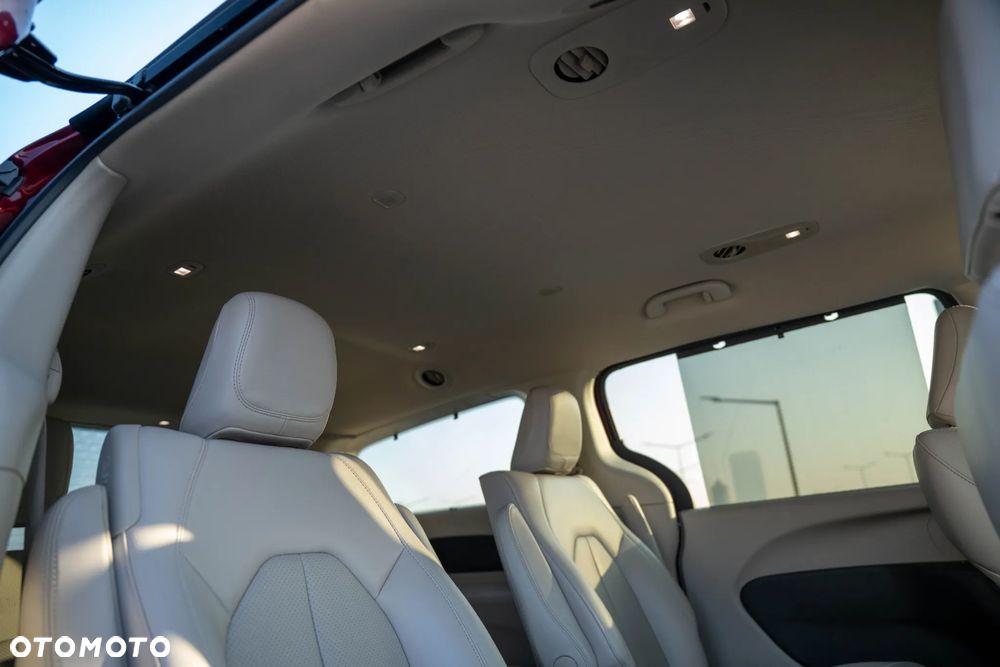 Chrysler Pacifica - 17