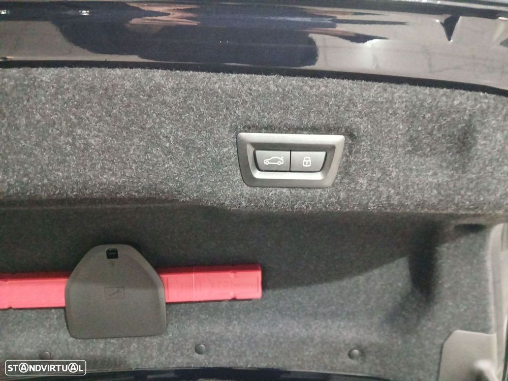 BMW 530 e Pack M - 27