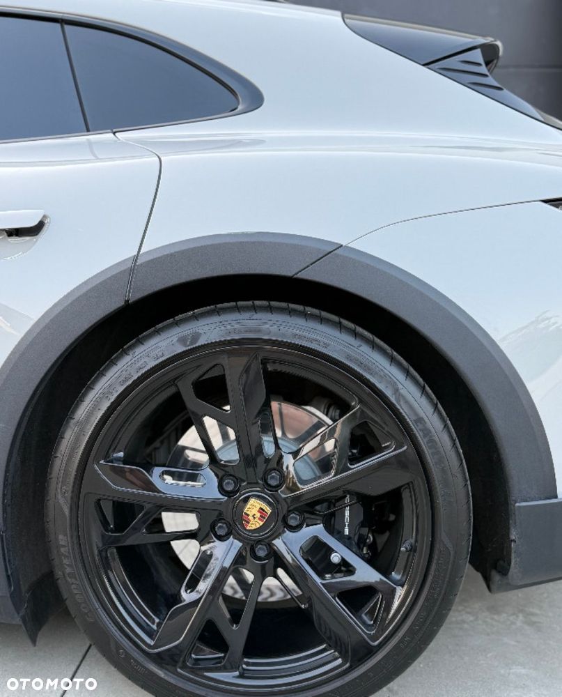 Porsche Taycan 4S Cross Turismo - 6