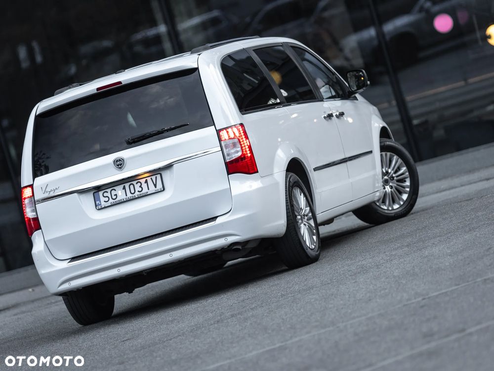 Lancia Voyager 3.6 Platinum - 8