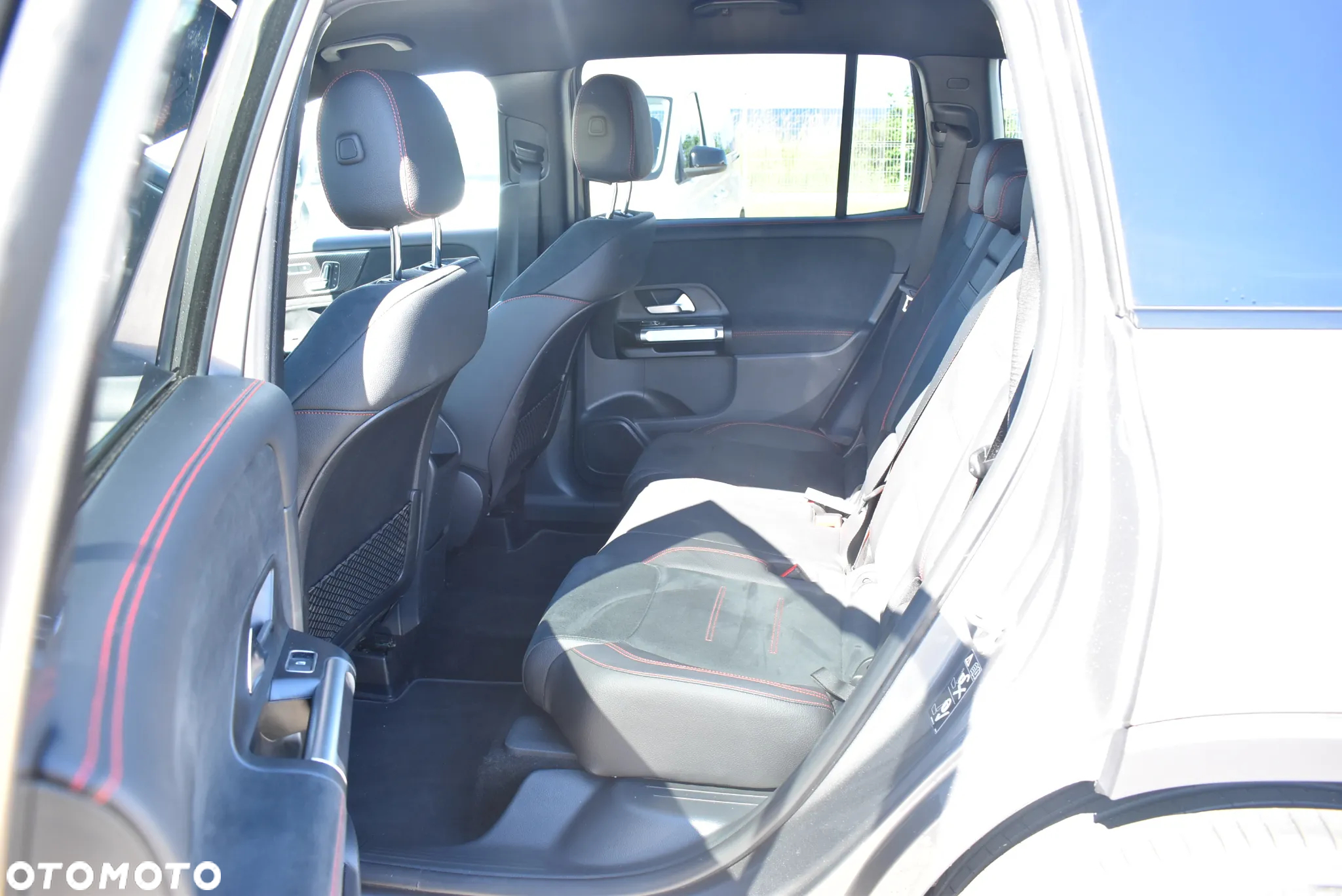 Mercedes-Benz GLB 200 d 4-Matic 8G-DCT - 12