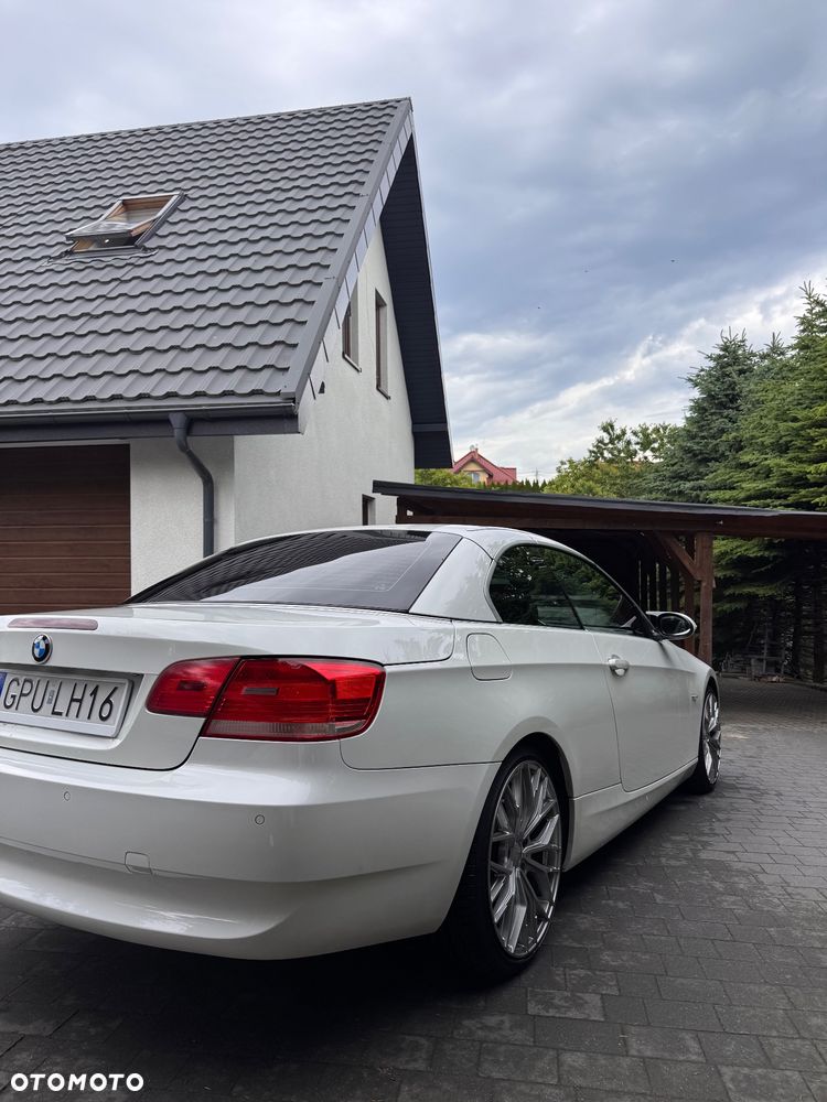 BMW Seria 3 320i - 5