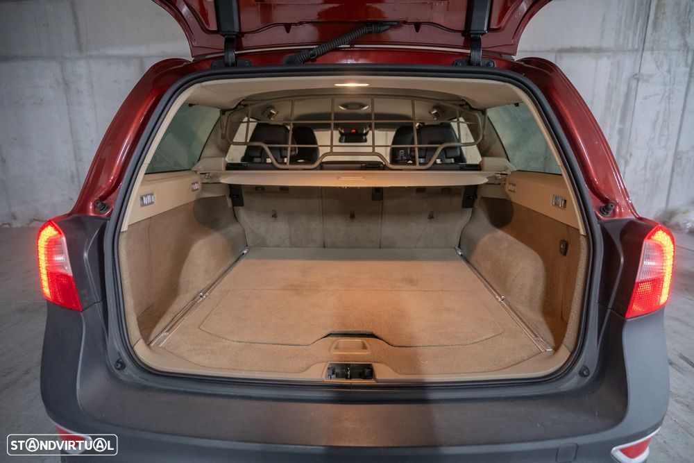 Volvo XC 70 2.4 D3 Momentum Geartronic - 15