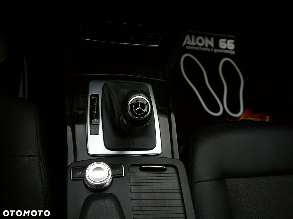 Mercedes-Benz Klasa E 200 CGI BlueEFFICIENCY 7G-TRONIC Avantgarde - 31