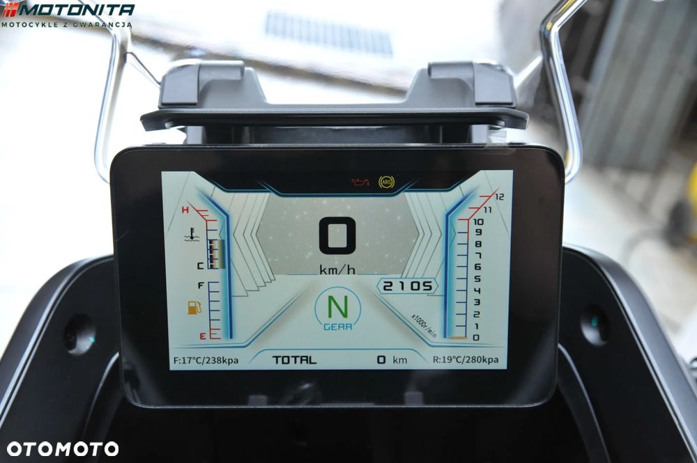 QJMOTOR SVT 650 - 10